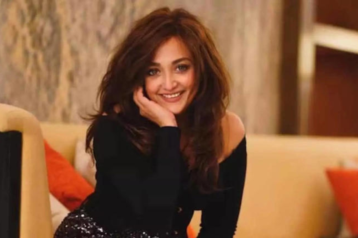 Monali Thakur issues statement explaining her departure from stage during Varanasi concert, calls for better treatment of artists.